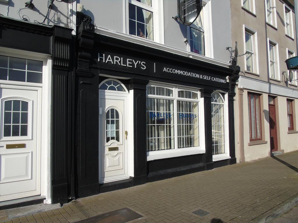 Harleys Guest House Cobh Exterior foto